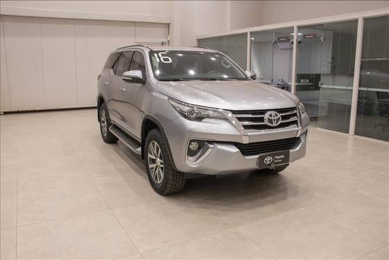 TOYOTA HILUX SW4 2.8 SRX 4X4 16V TURBO INTERCOOLER DIESEL 4P AUTOMÁTICO TOYOTA HILUX SW4 2.8 SRX 4X4 16V TURBO INTERCOOLER DIESEL 4P AUTOMÁTICO